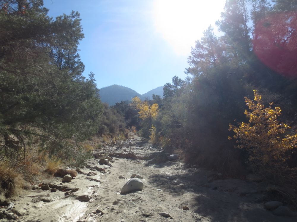 Devils Punchbowl Punchbowl Creek Hike The Hikers Way